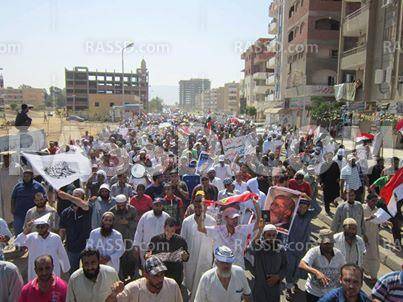 عشرات الآلاف يتظاهرون بالسويس ضد الانقلاب