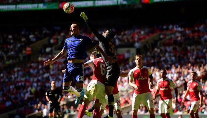 أرسين فينجر يتفوق على جوزيه مورينيو ويحصد الدرع الخيرية