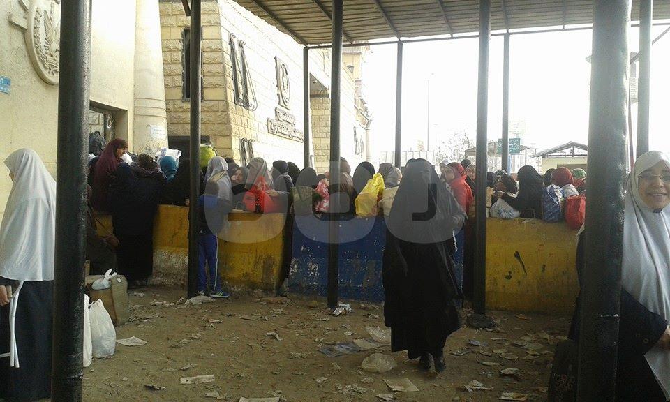 أهالي معتقلي “أبشواي”: المأمور يمنع دخول الأطفال أثناء الزيارة