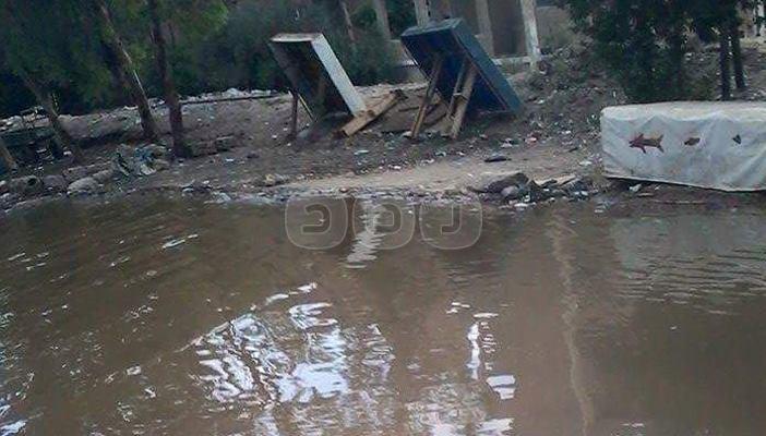 مياه الصرف تغرق شوارع “بير عمارة” والقمامة مشكلة “ديرب نجم” بالشرقية