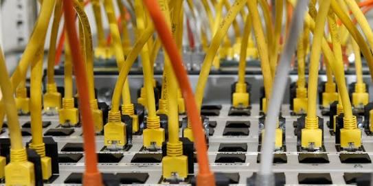 قطع بكابل للمصرية للاتصالات يعطل خدمة شبكات المحمول