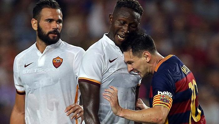 بالفيديو.. ميسي يكرر نطحة “زيدان”