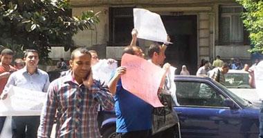 حملة الماجستير يتجهون للتظاهر أمام منزل “محلب” بالمعادي