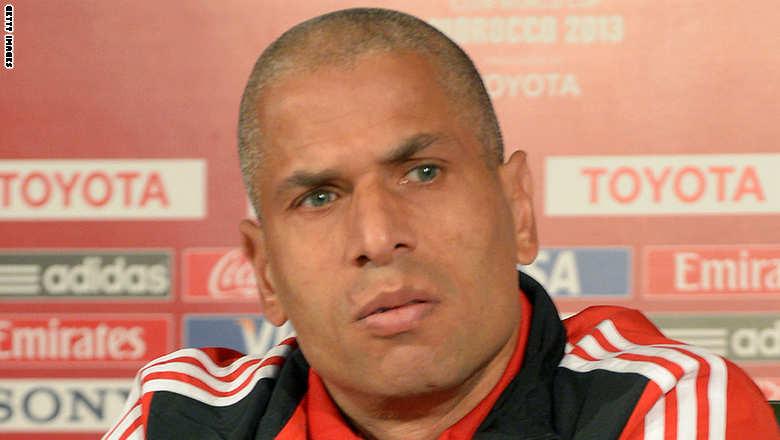 “الأهلي” يدرس التراجع عن استبعاد جمعة من الجهاز الفني