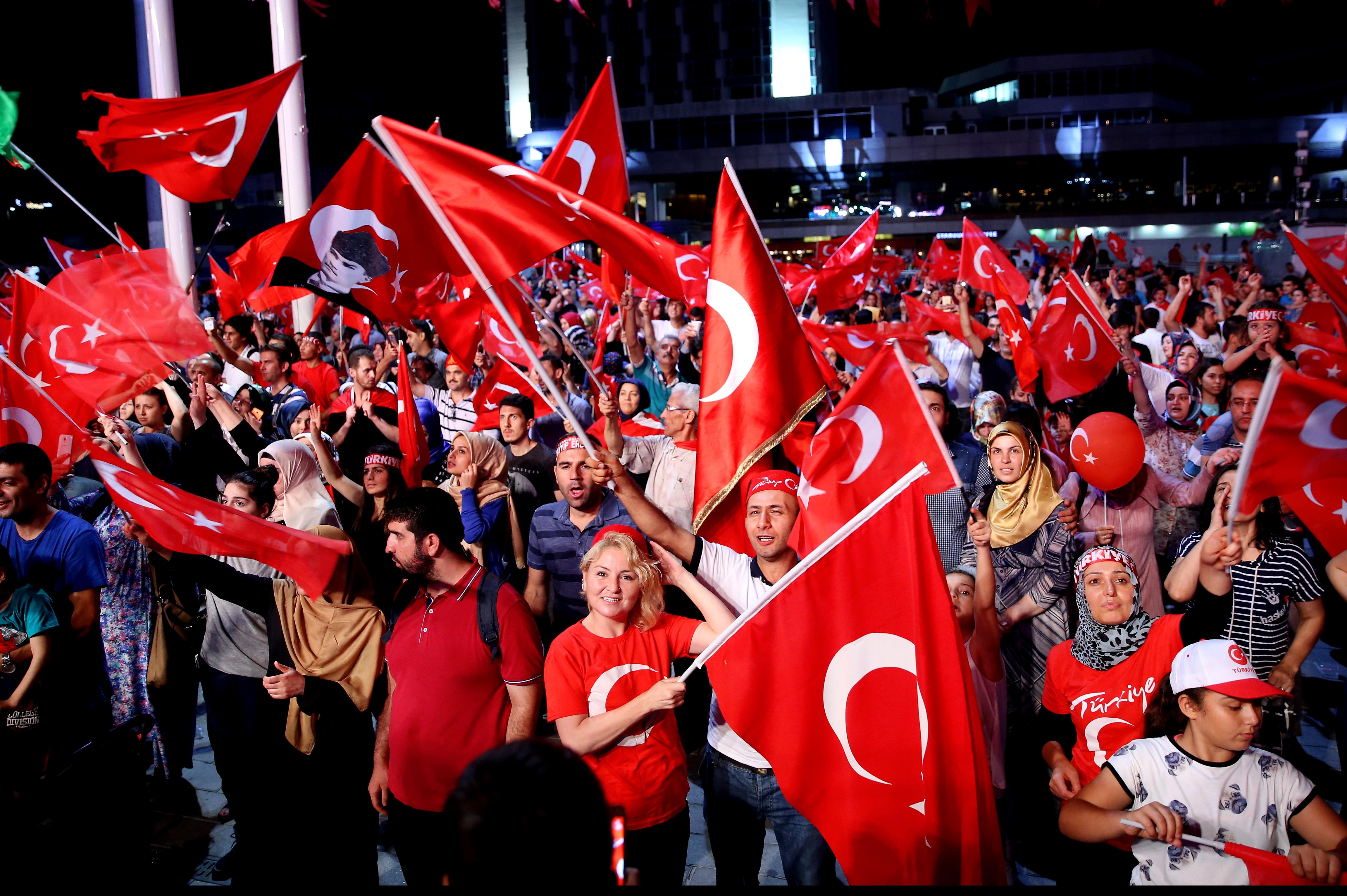 صونًا للديمقراطية.. أردوغان يشارك اليوم في مظاهرات حاشدة بإسطنبول