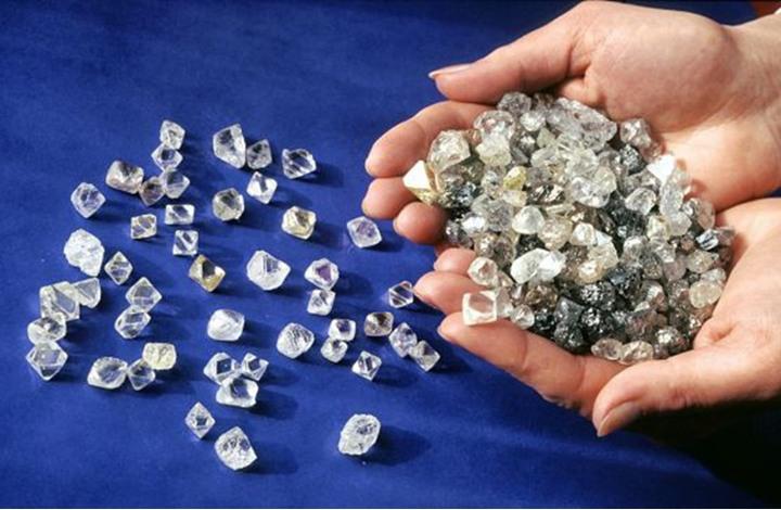 انخفاض أسعار “الألماس” عالميا بسبب الأوضاع الصينية