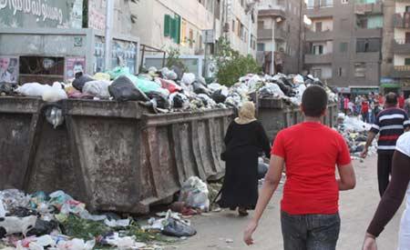 خبراء: تفاقم القمامة يسبب الكبد الوبائي.. والمسئولون غائبون