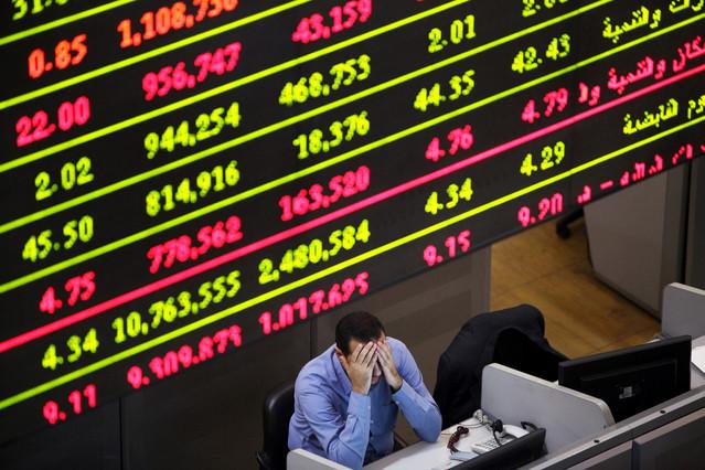 الجلسة الأولى بعد “التفريعة”.. البورصة تخسر 4.6 مليار جنيه
