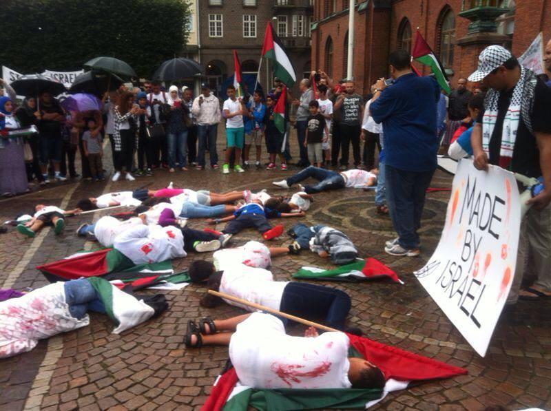 صور | تظاهرة في “السويد” تضامناً مع “غزة”