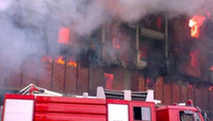 مصرع شخصين وإصابة ثالث في حريق بأحد المصانع بأكتوبر