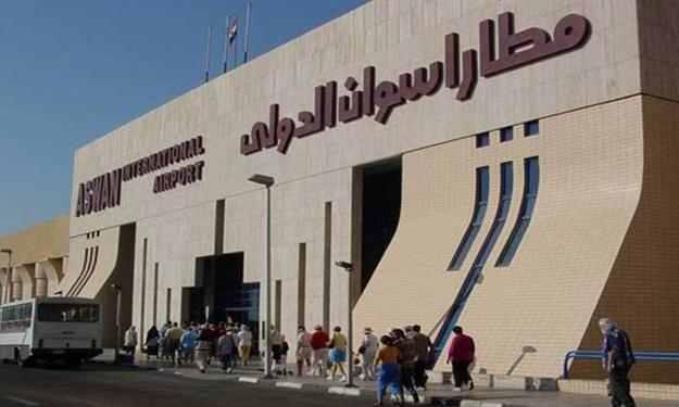 الكشف على الوافدين لـ”مطار أسوان” تخوفًا من انتشار “إيبولا”