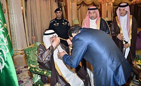 العاهل السعودي وقائد الانقلاب يبحثان الأوضاع في غزة