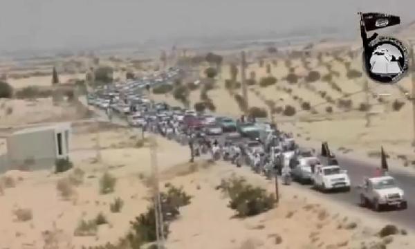 بالفيديو.. الآلاف يشيعون شهداء القصف الصهيوني بسيناء