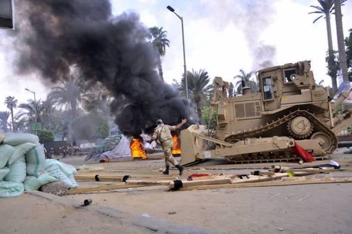 خبراء: الانقلابيون حكموا على اقتصاد مصر بالإعدام