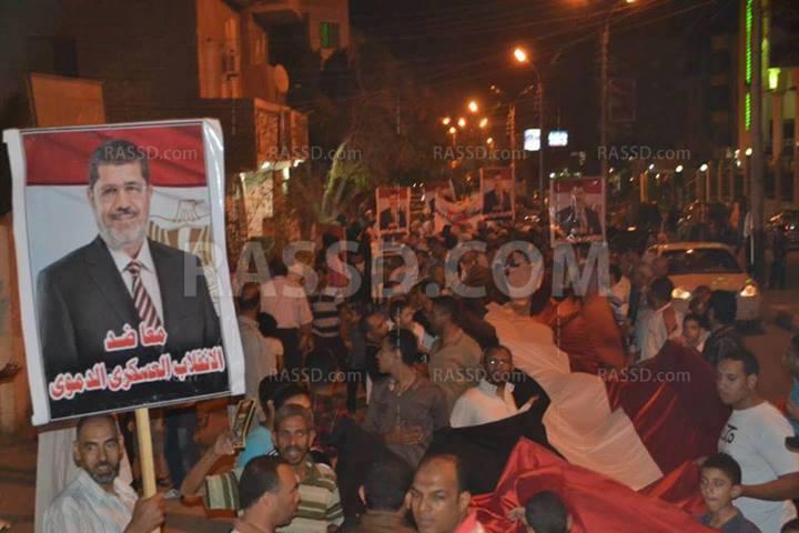 بالفيديو..طرد المتحدث باسم “30 يونيو” من أمام ديوان الوادي الجديد