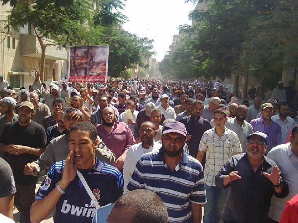 مراسل الجزيرة: مسيرات اليوم تفوق جمعة الغضب 28 يناير