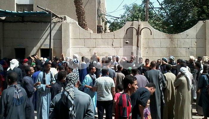 تكدس وزحام على مكاتب البريد والسجل المدني بأسيوط لتجديد بطاقة التموين