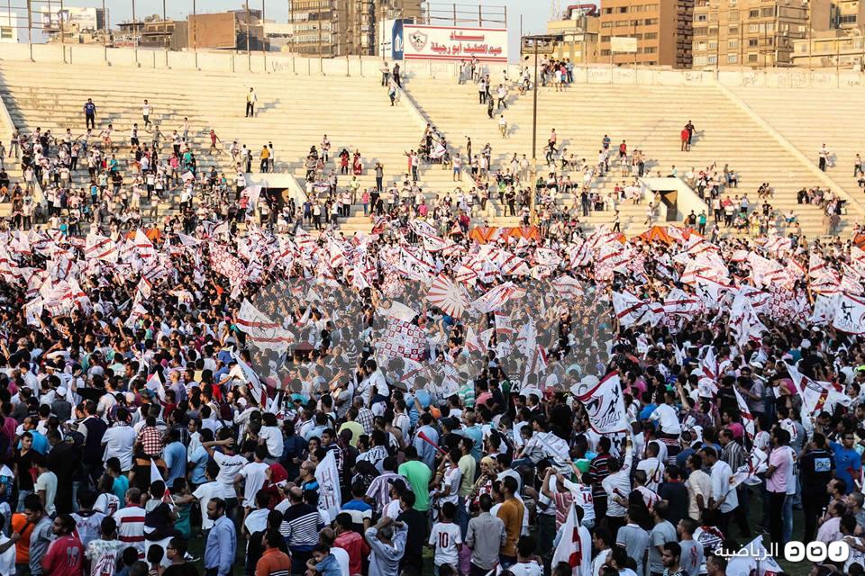 مشجعو نادي الزمالك يدشنون هاشتاج “الكأس يا زمالك” على “تويتر”