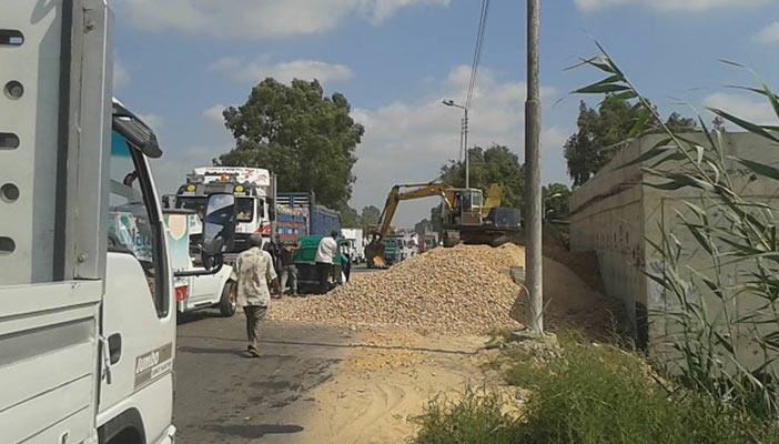 طريق الموت يهدد الأهالي والسائقين بكفر الشيخ