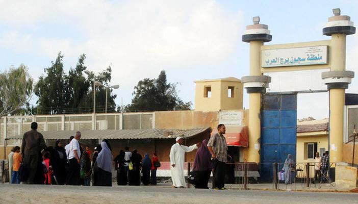 وفاة مسن محتجز ببرج العرب بعد تدهور صحته ورفض القضاء الإفراج عنه