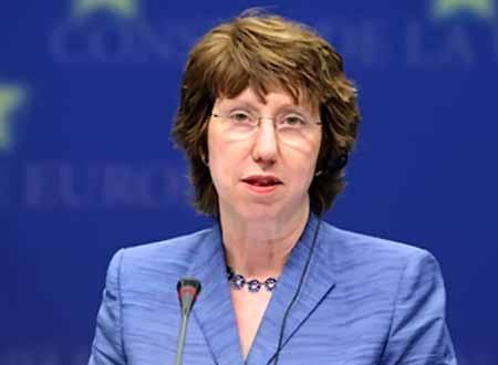 آشتون تعلن استعدادها للتوسط في أزمة مصر