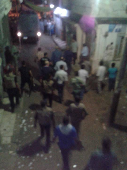 قوات الأمن بقنا تداهم منزل قيادي في حزب الوسط وتعتقله