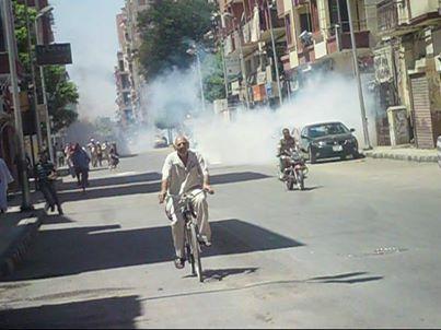 الشرطة تطلق الرصاص الحى وقنابل الغاز علي مسيرة أسيوط