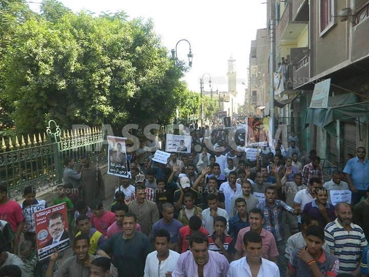 مسيرة لرافضي الانقلاب تطوف شوارع المنيا