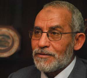 محمد عباس: كسر فك د.محمد بديع أثناء التحقيق معه