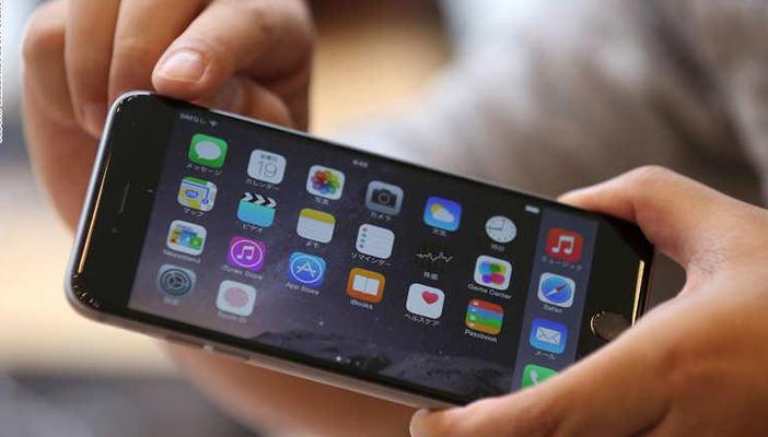 “آبل” تسحب أجهزة “آي فون 6 بلس” لإصلاح عيوب في الكاميرا الخلفية