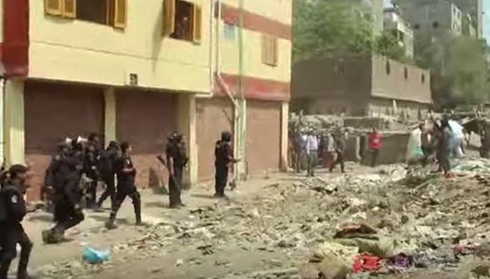 بالفيديو.. الأمن يعتدي على أهالي شارع السودان بقنابل الغاز والخرطوش