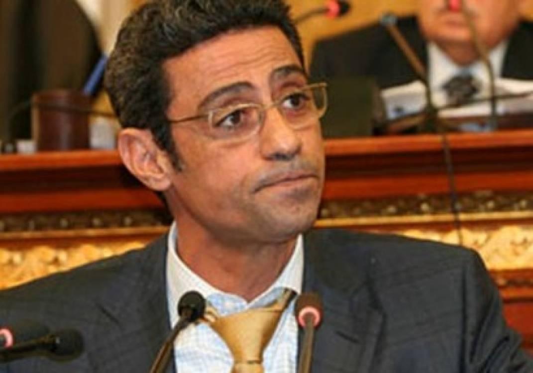 علاقة وثيقة بين النائب مصطفى الجندي وصحيفة “بريبارت” المعادية للإسلام