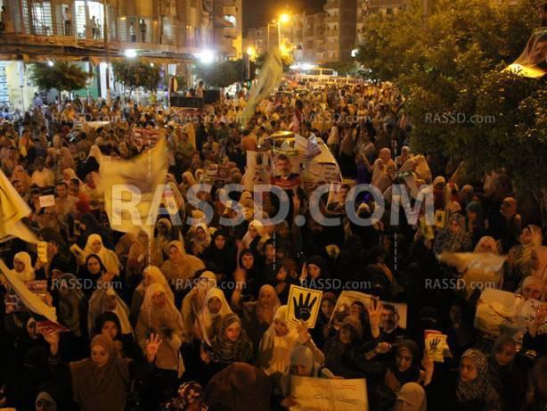 وقفة حاشدة لرافضي الانقلاب بميدان السيوف في الأسكندرية