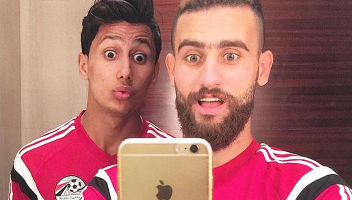 صورة.. “سيلفي” باسم مرسي مع عمرو جمال بمعسكر المنتخب