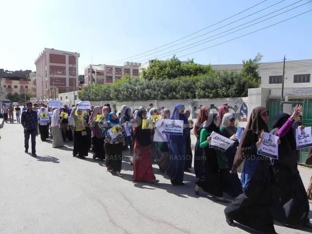 سلاسل بشرية بالشرقية والفيوم والغربية رفضاً للانقلاب