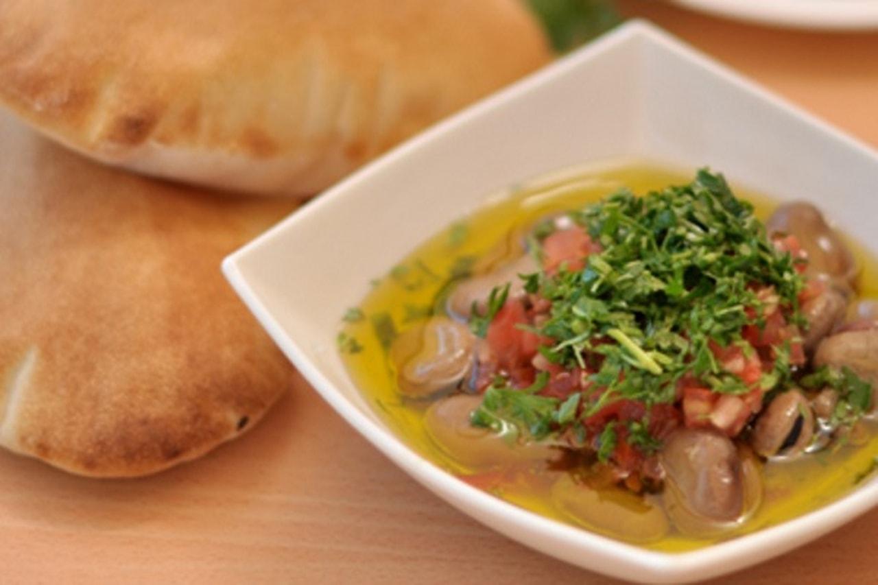 منها الفول المصري.. تعرَّف على أفضل 10 وجبات صحية حول العالم