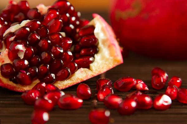 اكتشف الفوائد العلاجية للرمان