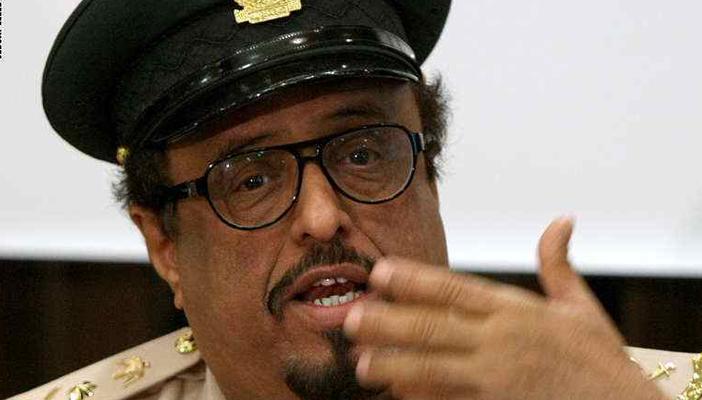 تغريدات ضاحي خلفان تكشف نوايا الإمارات الحقيقية في اليمن