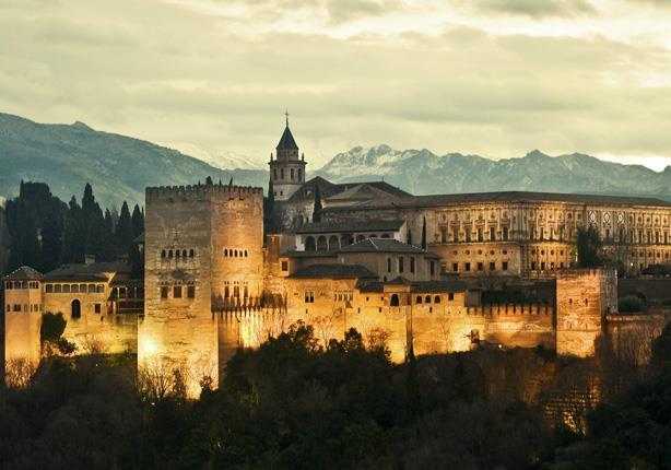 قصر الحمراء.. طراز إسلامي فريد يجسد آلام المسلمين في غرناطة