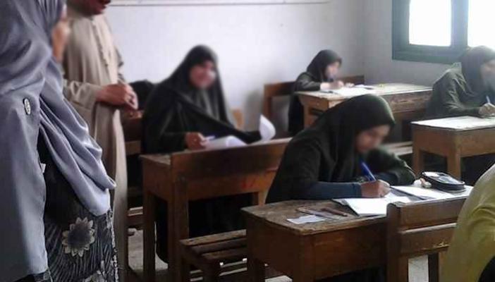 الدقهلية.. ضابط يجرد فتيات الأزهر من ملابسهن ويفتش في صدورهن