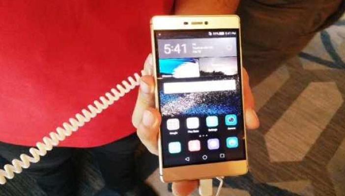 هاتف هواوي الذهبي P8 في مصر بـ4.499 جنيهًا