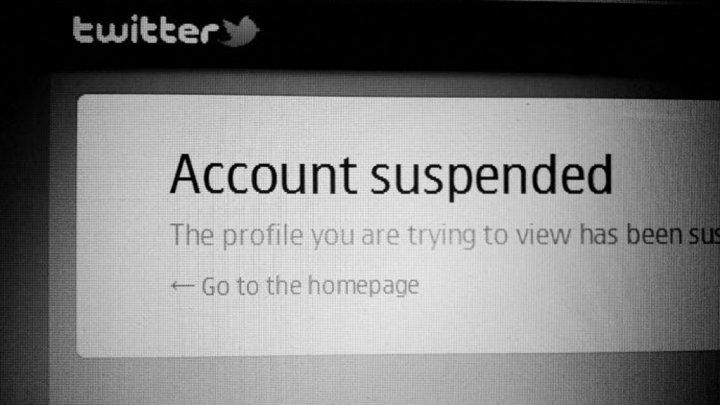 “تويتر” توقف حساب “كيلبرج” بسبب مزحة حول انضمامه لتنظيم الدولة