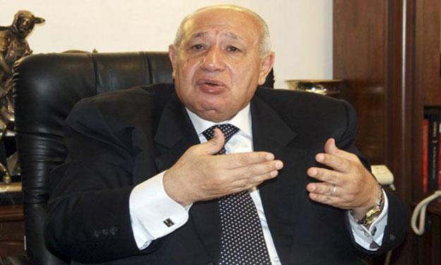 التموين بقيادة “أبوشادي”..”مفيش عيش..مفيش زيت”