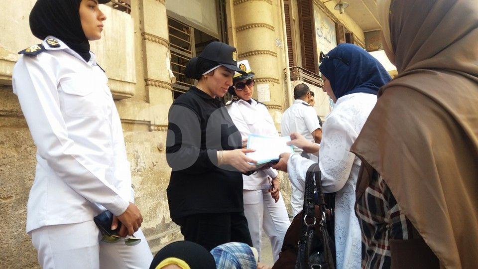 بالصور.. وقفة للتربويين للمطالبة بتعيينهم بأثر رجعي