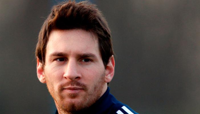 ميسي عن أزمة اللاجئين: لا يمكن أن يحدث ذلك في القرن الـ21