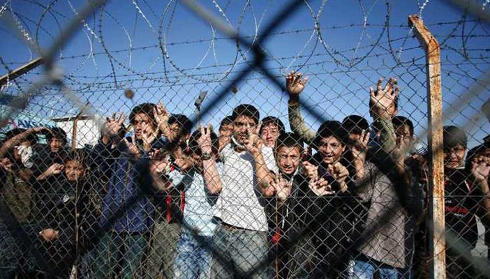 مقابل الإقامة والدعم المادي.. رحلة تنصير السوريين من لبنان إلى أوروبا