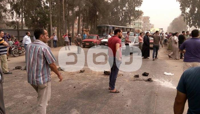 الشرقية: بعد حادث تصادم.. أهالي البياضين يقطعون طريقا رئيسيا