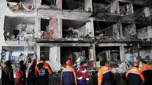 إصابة 11 فى انفجار استهدف مقر”العدالة والتنمية” جنوب شرق تركيا