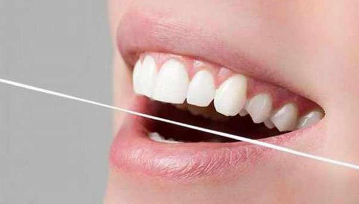 4 عادات خاطئة تدمر “أسنان” الإنسان