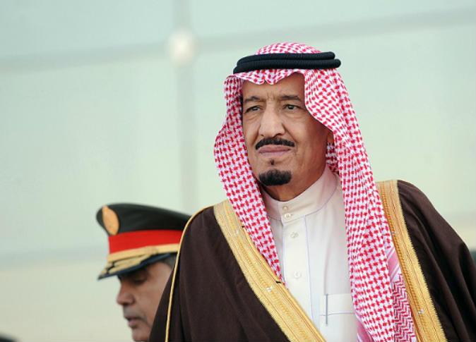 الملك سلمان يتجه إلى مكة المكرمة لمتابعة حادث الحرم ميدانيا